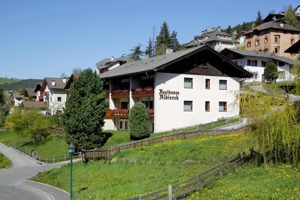 Residence Albierch Ортизеи Экстерьер фото